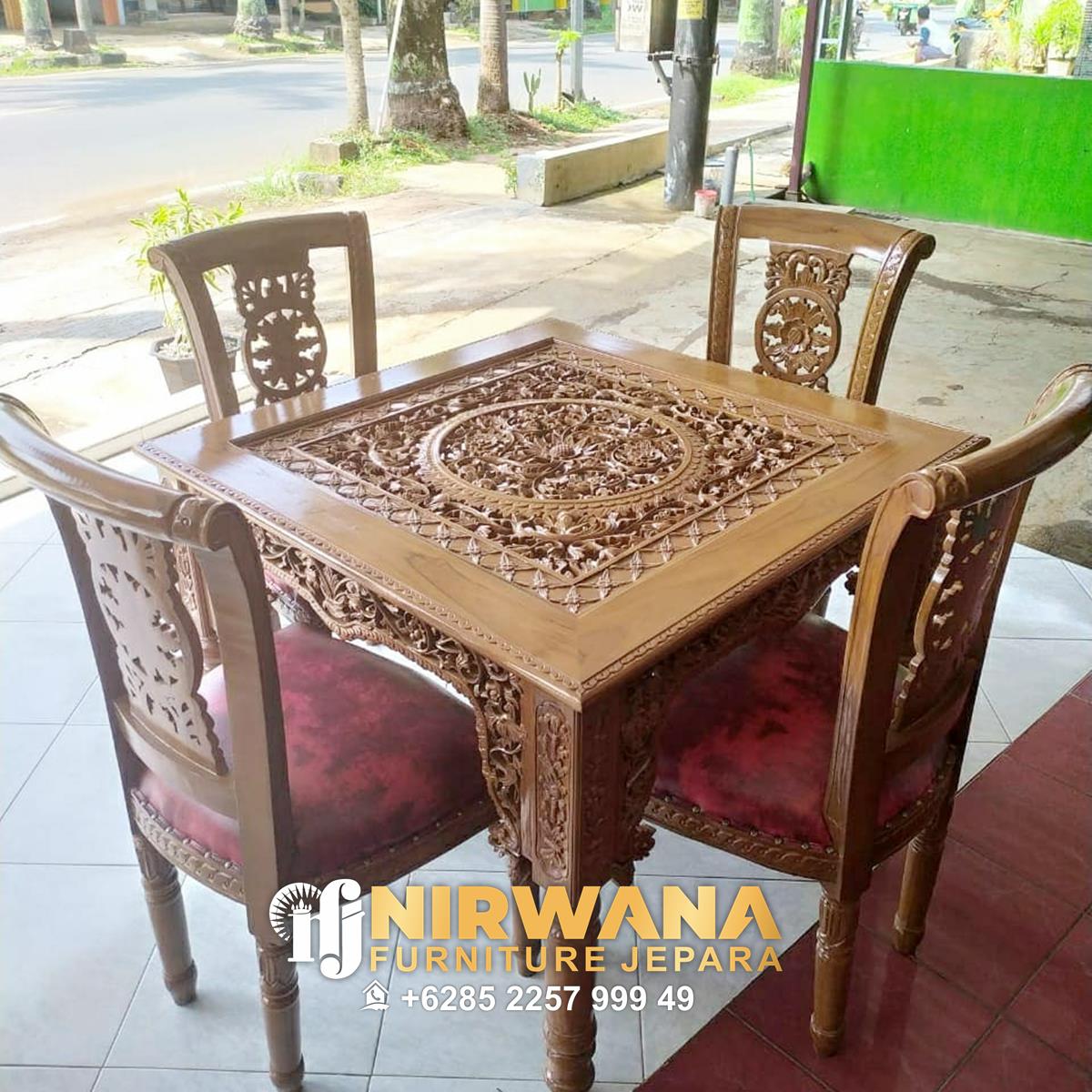 Meja Makan Kayu Jati Model Salina Ukiran Mewah