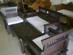 nirwanafurniture.com