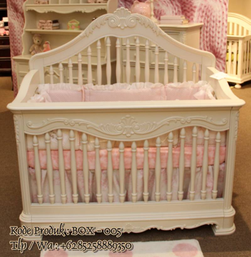 tempat tidur bayi