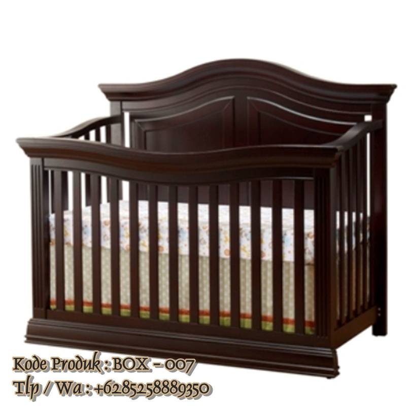 tempat tidur bayi