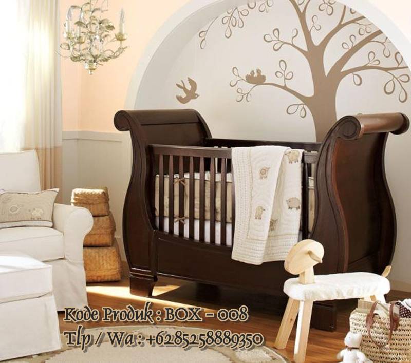 tempat tidur bayi