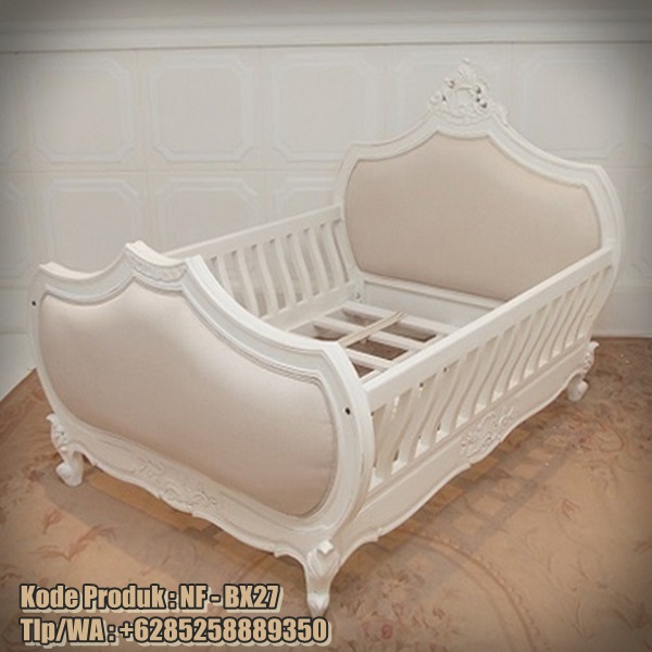 tempat tidur bayi model klasik desain mewah